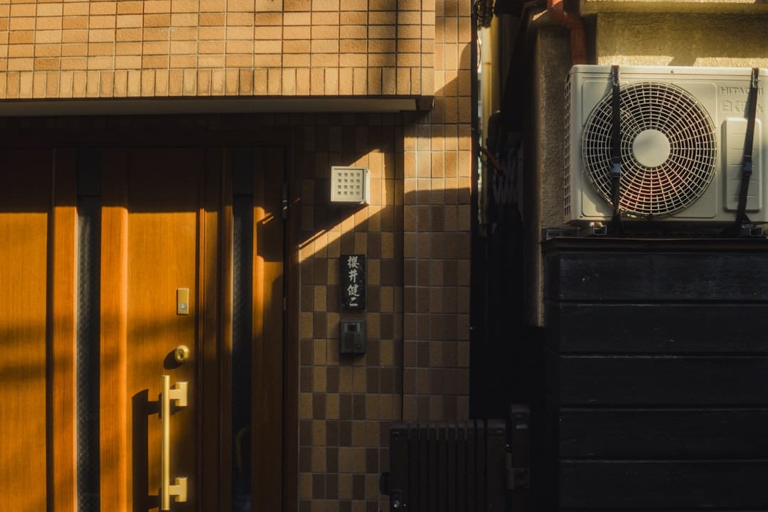 王晓晨泳装写真冷艳吗？展示曼妙身段与自傲魅力
